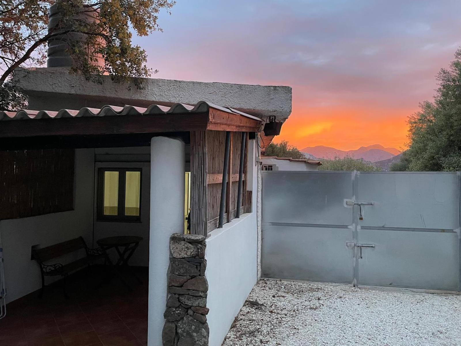 Casa Toloi Appartement Dorgali Buitenkant foto